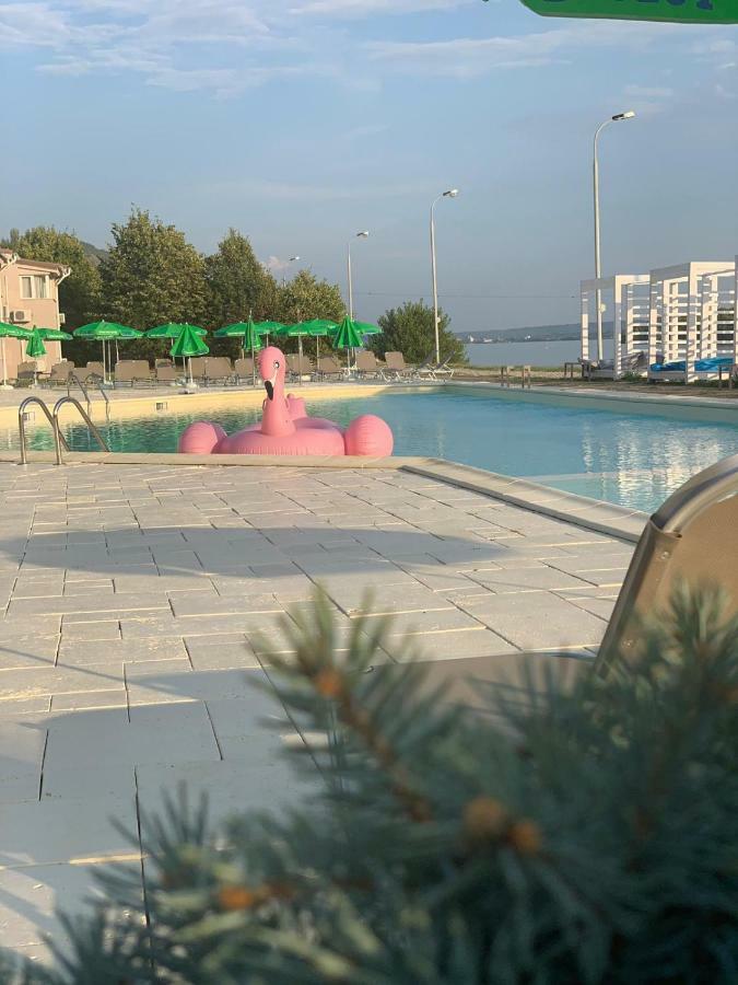 Riviera By Queens Hotel And Resort Gura Vaii Luaran gambar