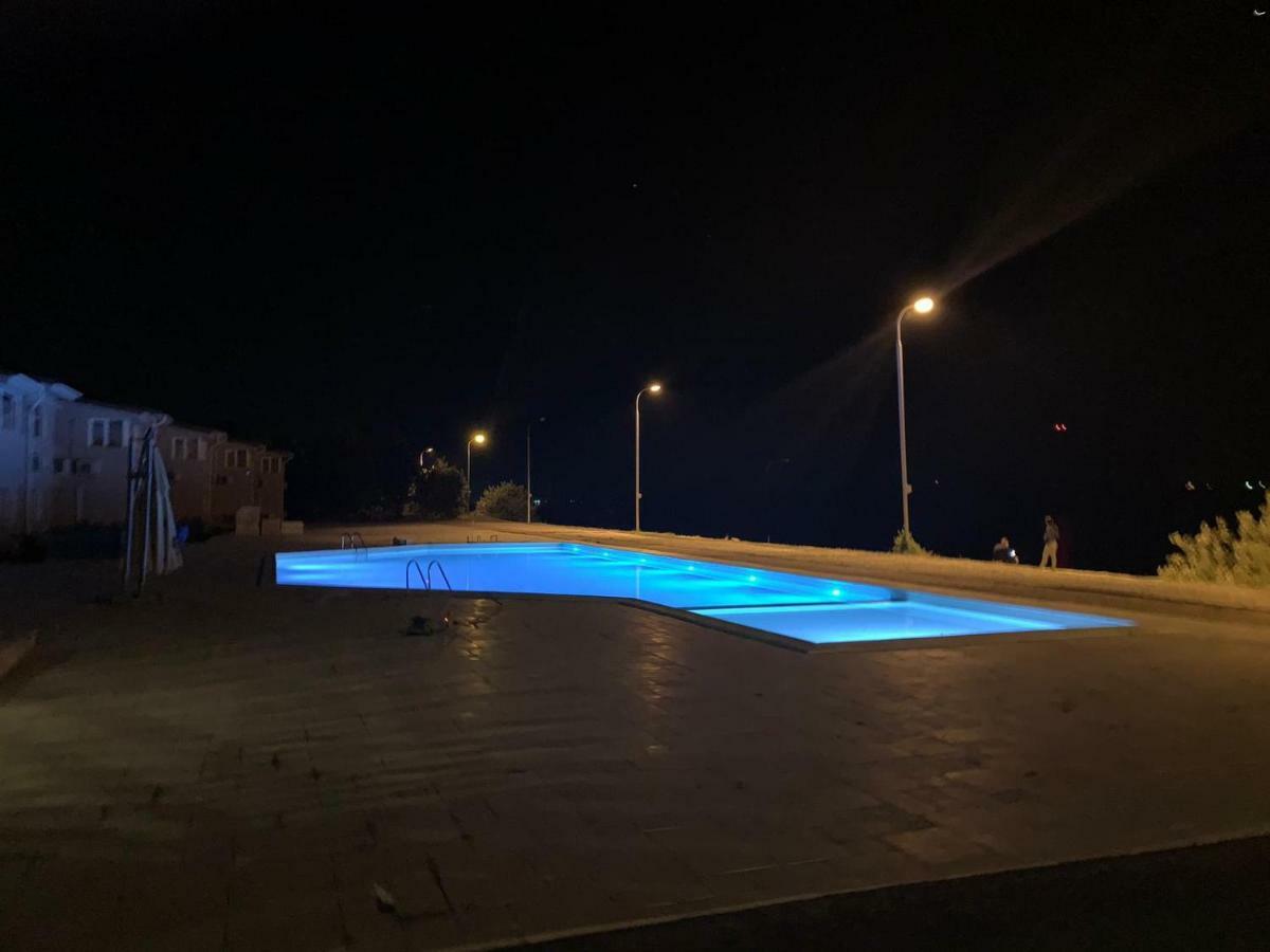Riviera By Queens Hotel And Resort Gura Vaii Luaran gambar