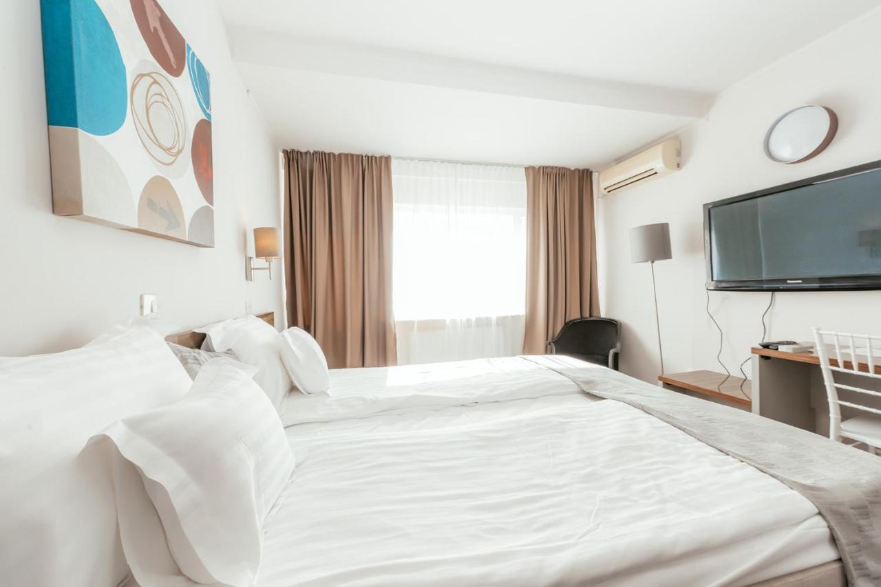 Riviera By Queens Hotel And Resort Gura Vaii Luaran gambar