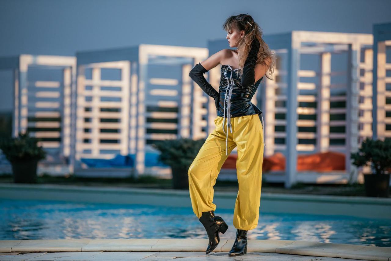 Riviera By Queens Hotel And Resort Gura Vaii Luaran gambar