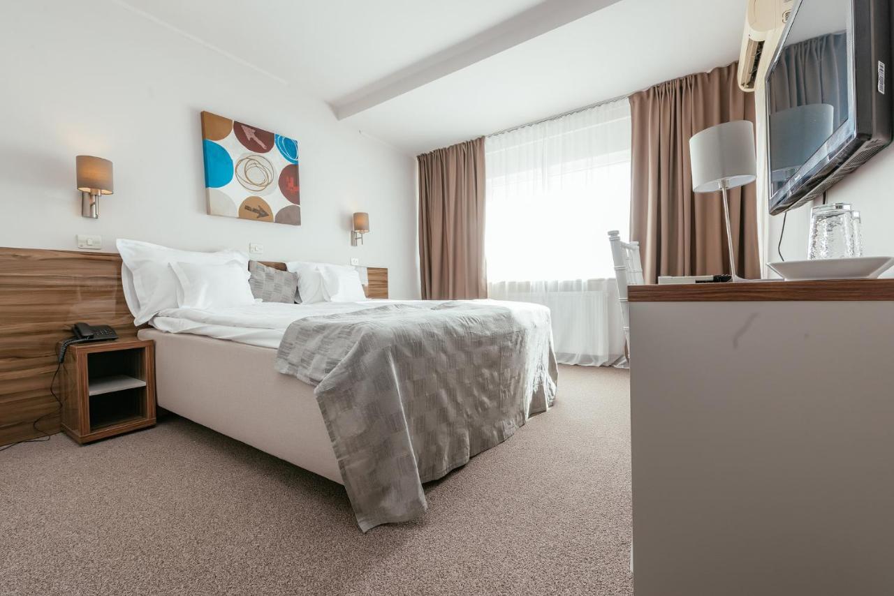 Riviera By Queens Hotel And Resort Gura Vaii Luaran gambar