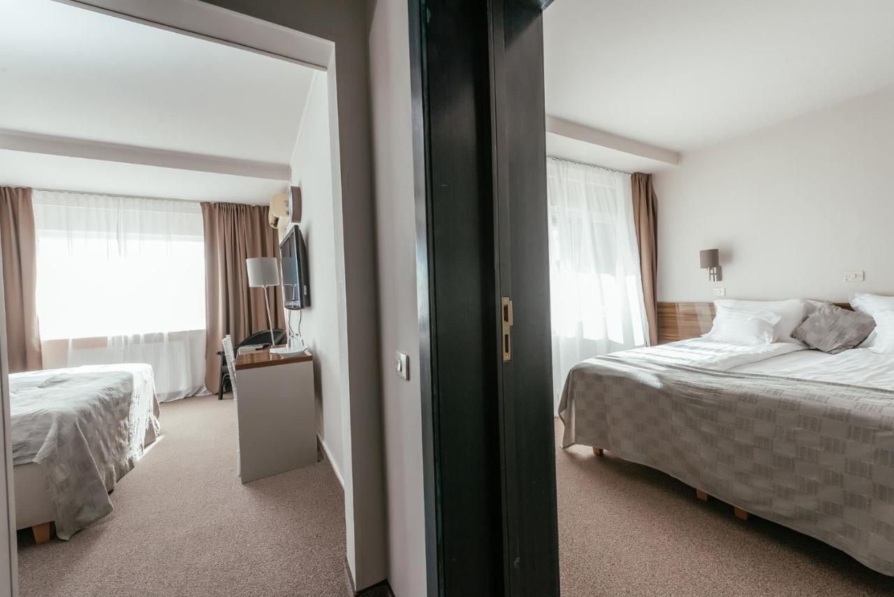 Riviera By Queens Hotel And Resort Gura Vaii Luaran gambar